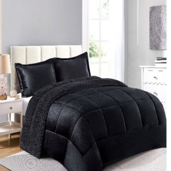 Luxurious Comforter 3 pc Set - Picture 3 of 9